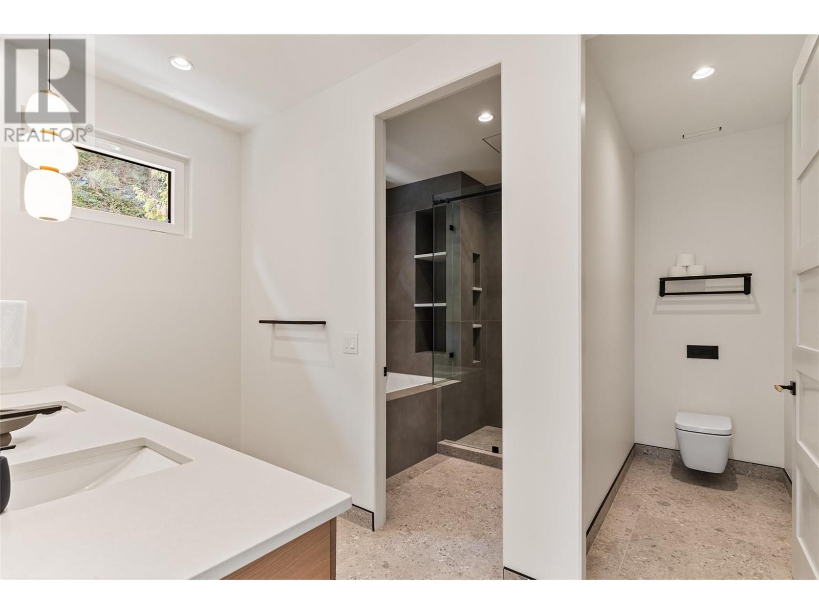 2843 Lakeridge Road, West Kelowna