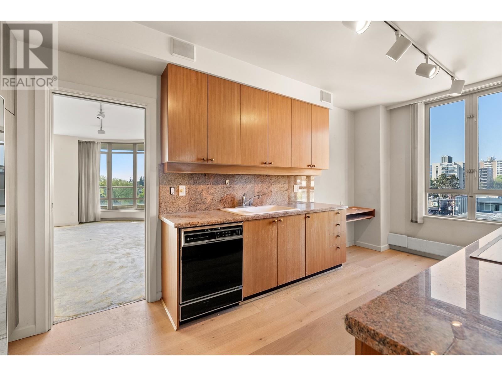 701 5850 BALSAM STREET, Vancouver real estate listing R2997476
