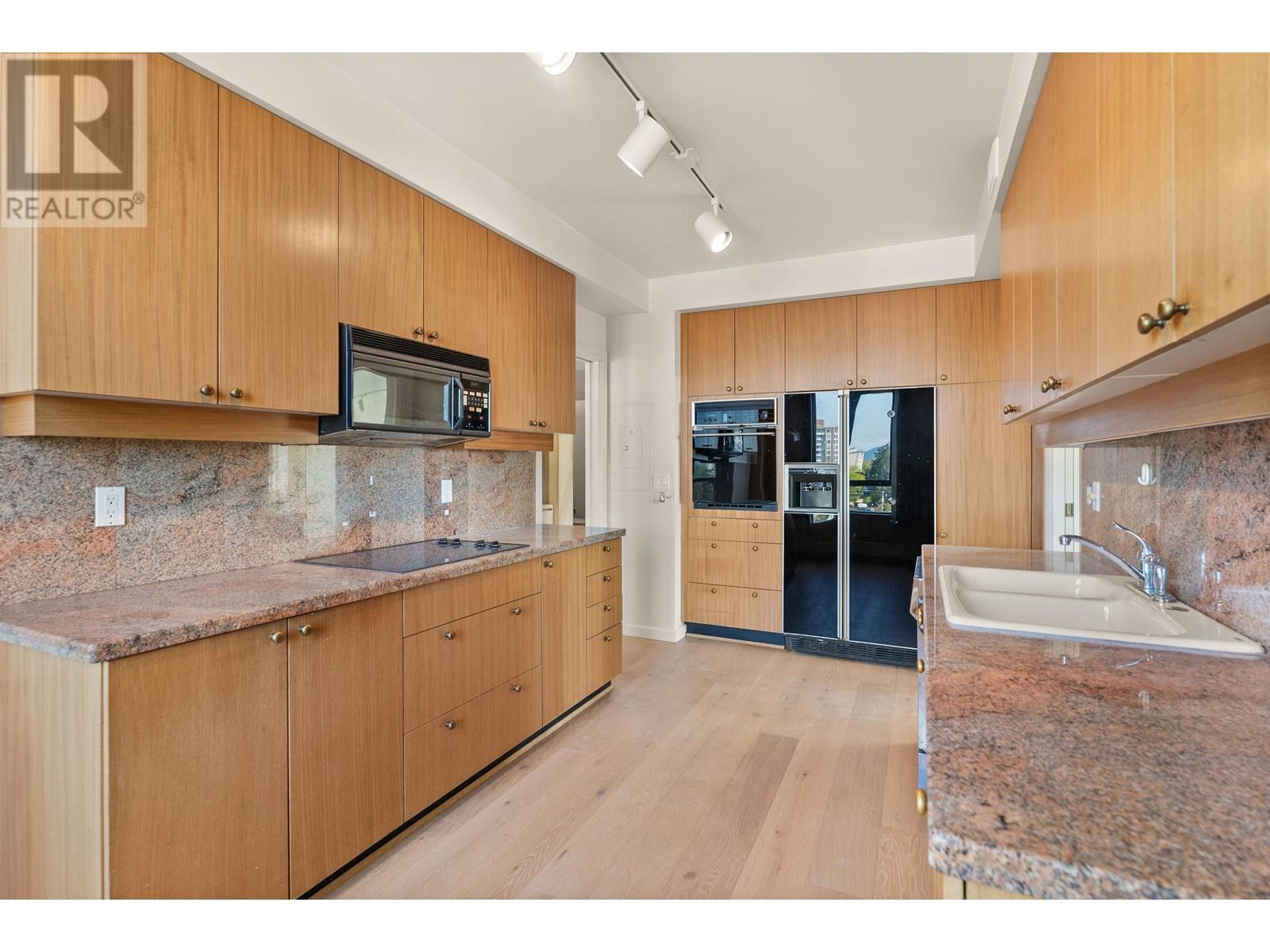 701 5850 BALSAM STREET, Vancouver real estate listing R2997476