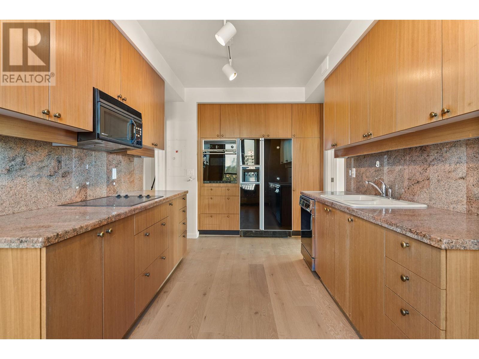 701 5850 BALSAM STREET, Vancouver real estate listing R2997476