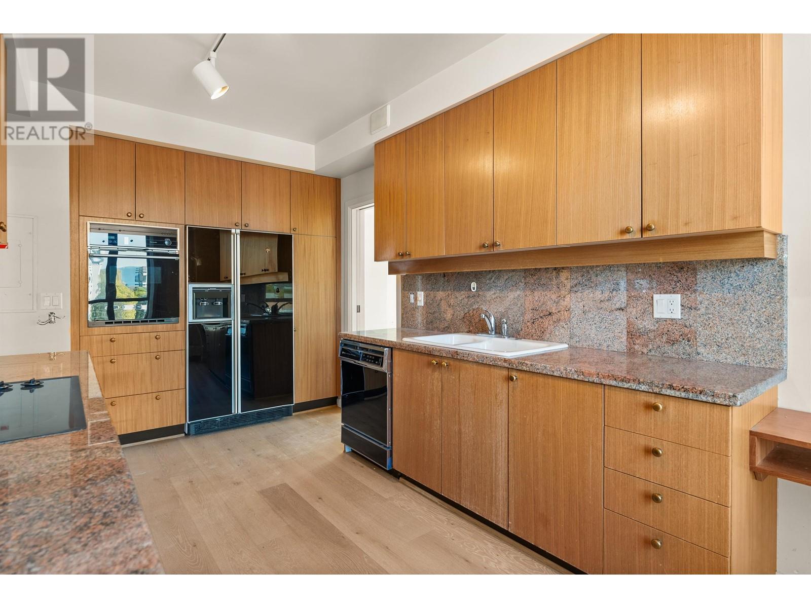 701 5850 BALSAM STREET, Vancouver real estate listing R2997476