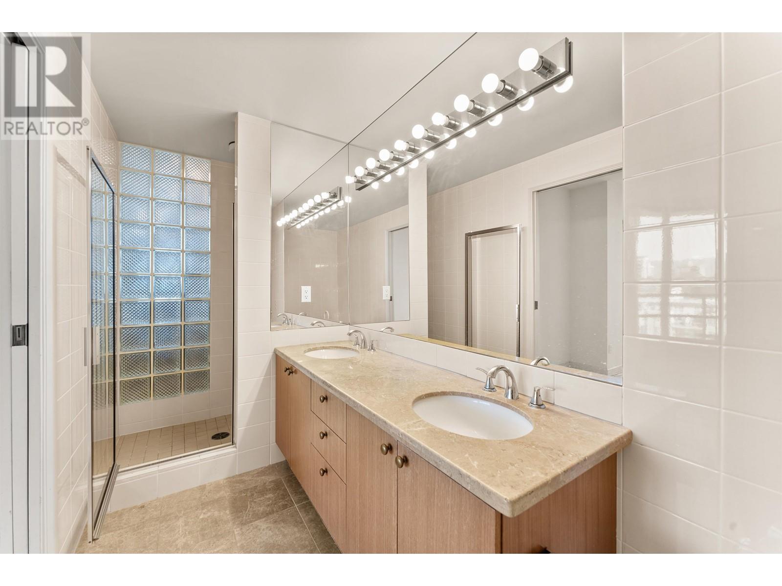 701 5850 BALSAM STREET, Vancouver real estate listing R2997476