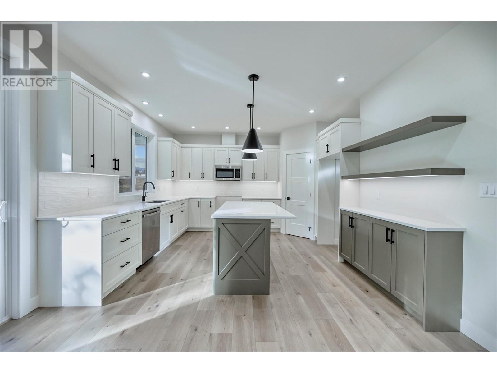 3620 LOBELIA Drive, Osoyoos