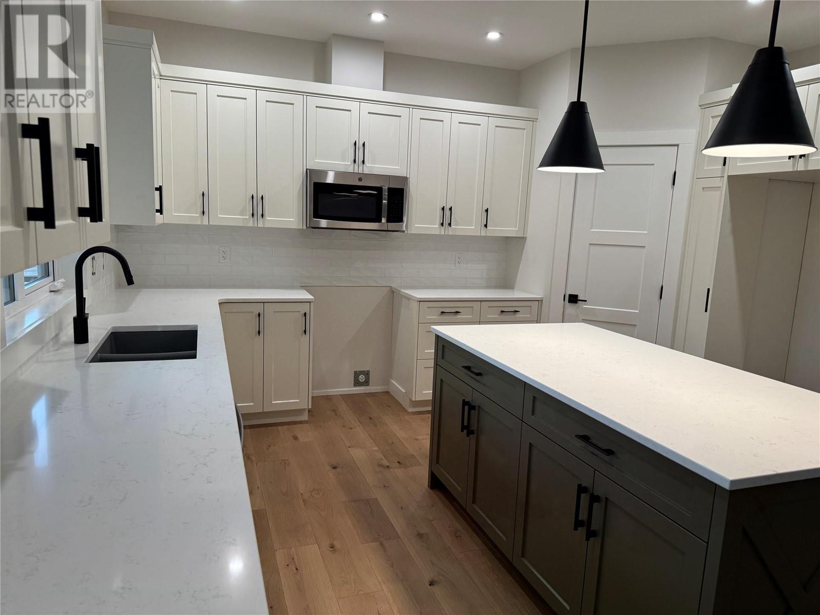 3620 LOBELIA Drive, Osoyoos