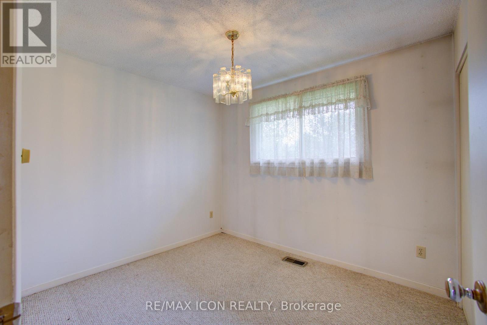 271 FOREST GLEN CRESCENT - 19