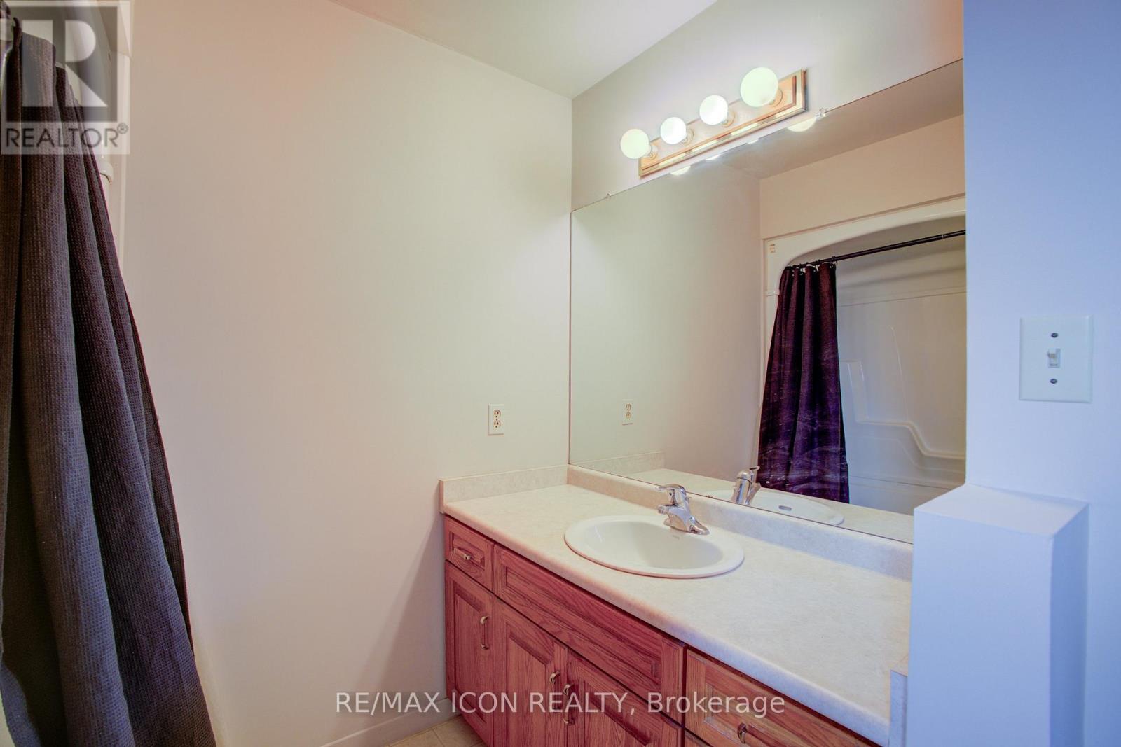 271 FOREST GLEN CRESCENT - 22