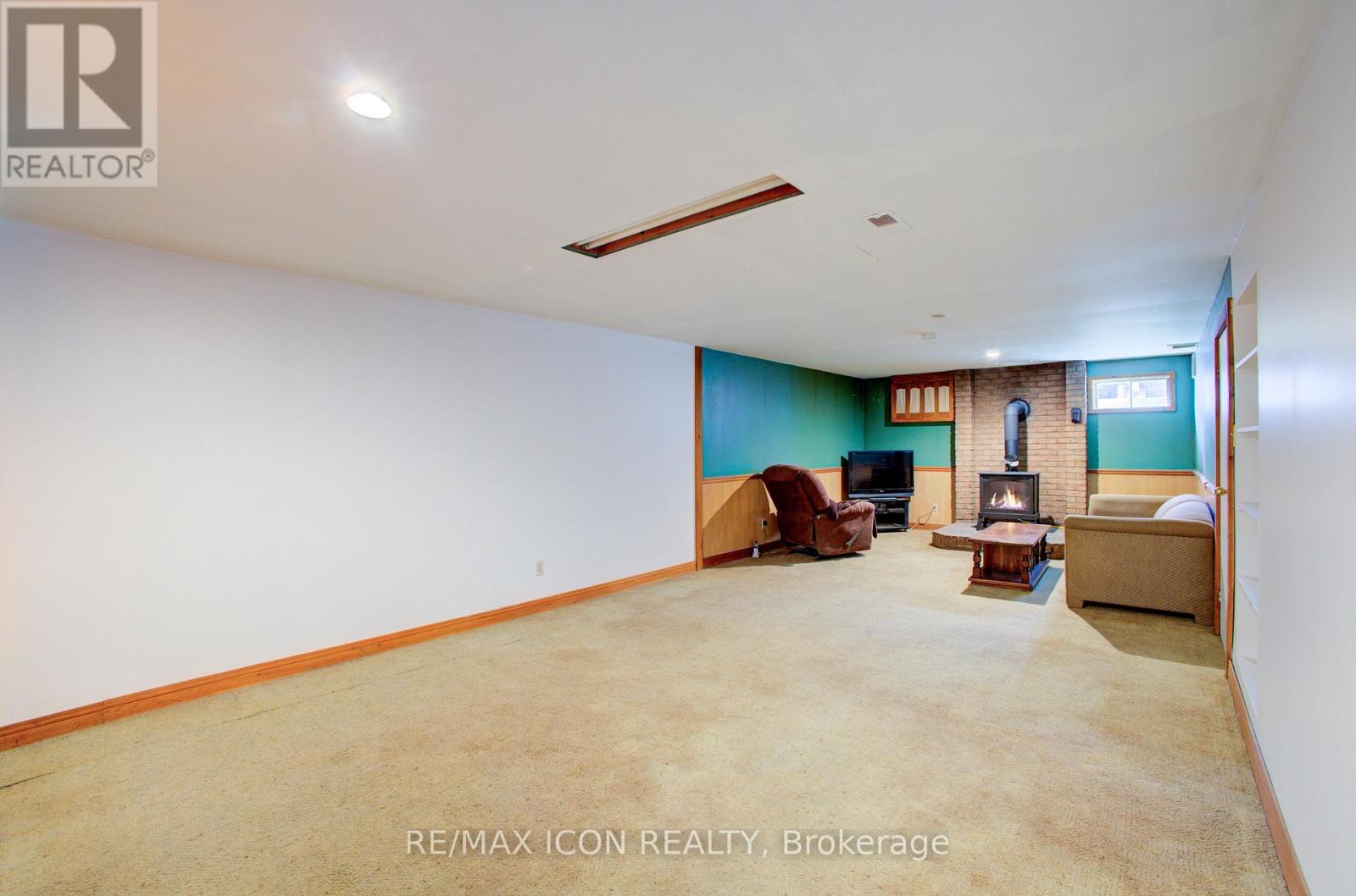 271 FOREST GLEN CRESCENT - 24