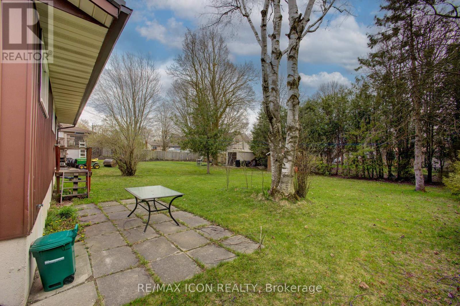 Photo 32 of 271 Forest Glen Crescent, Wellington North ON