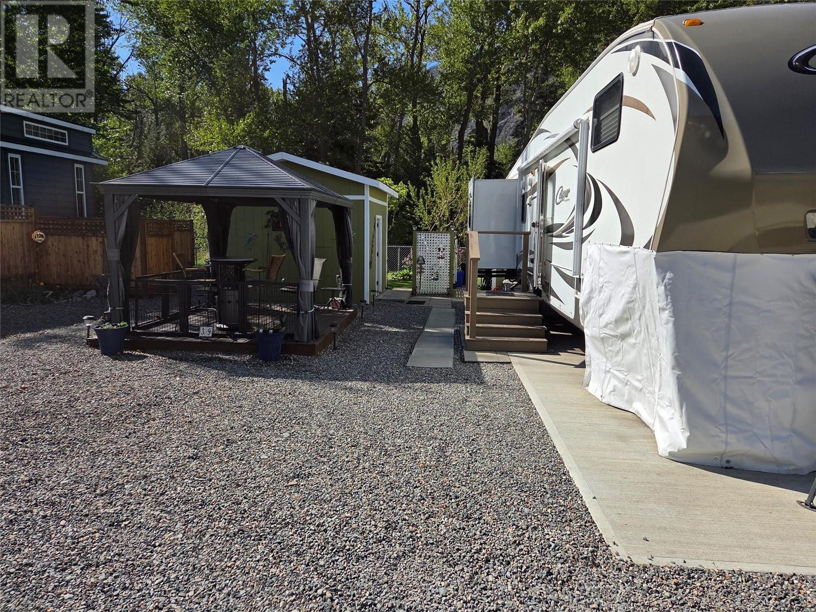 39 4354 Highway 3 Other, Keremeos