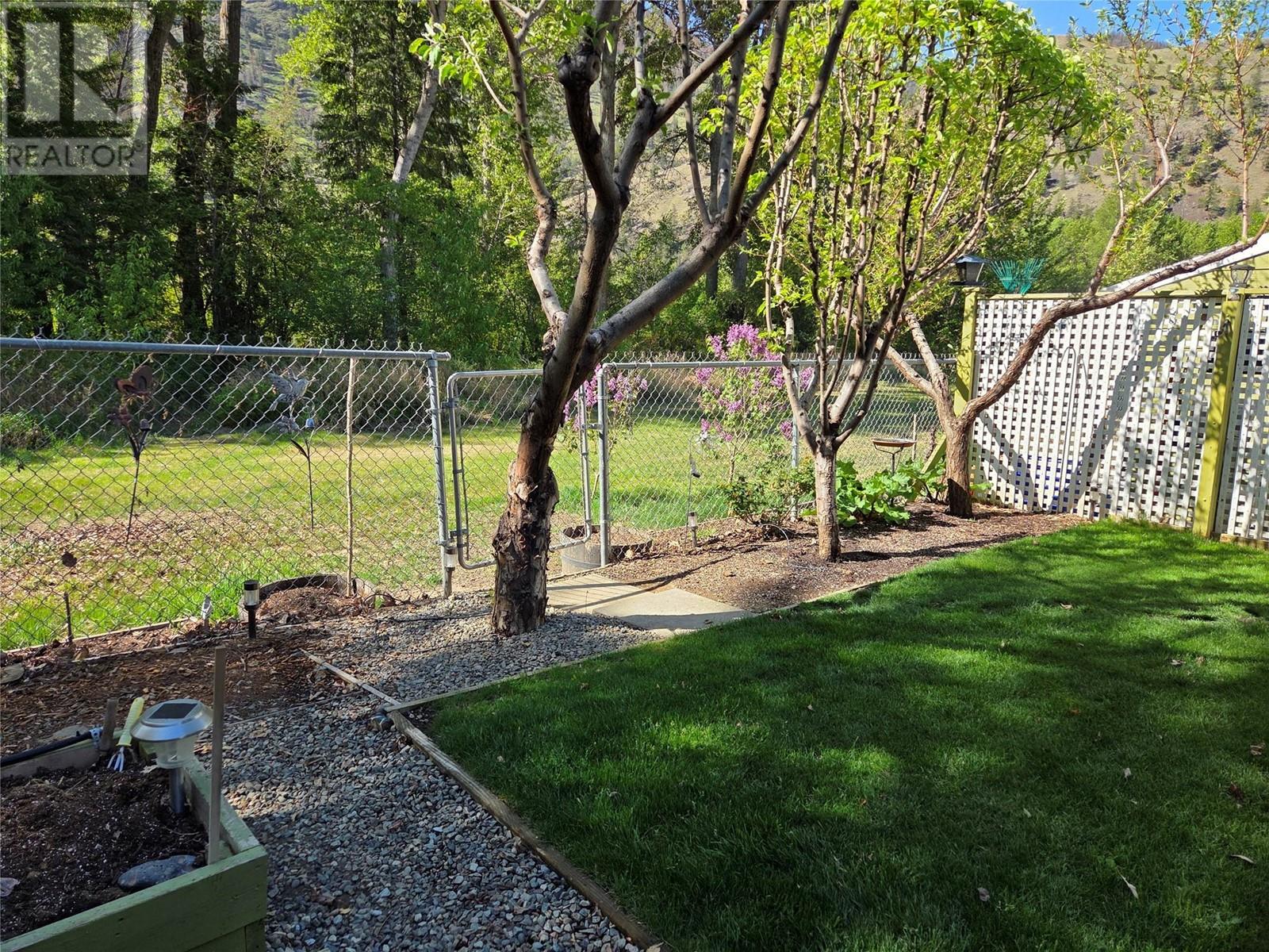 39 4354 Highway 3 Other, Keremeos
