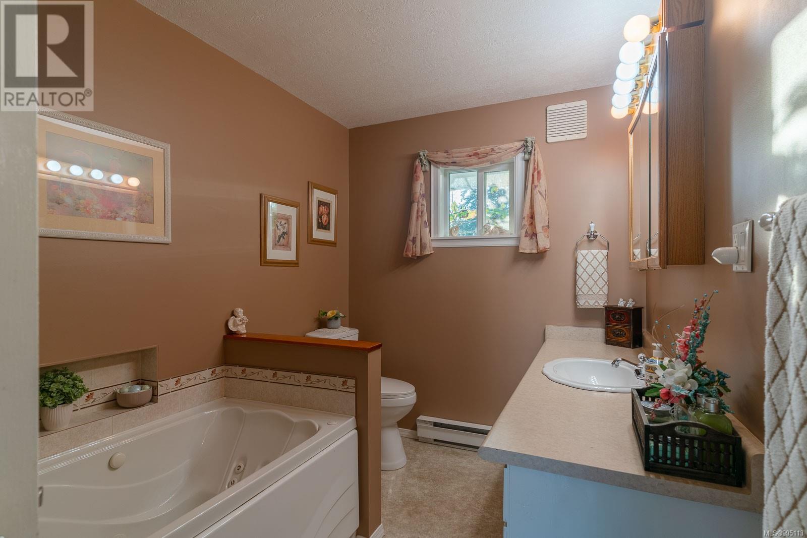 5854 Strathcona St, Port Alberni