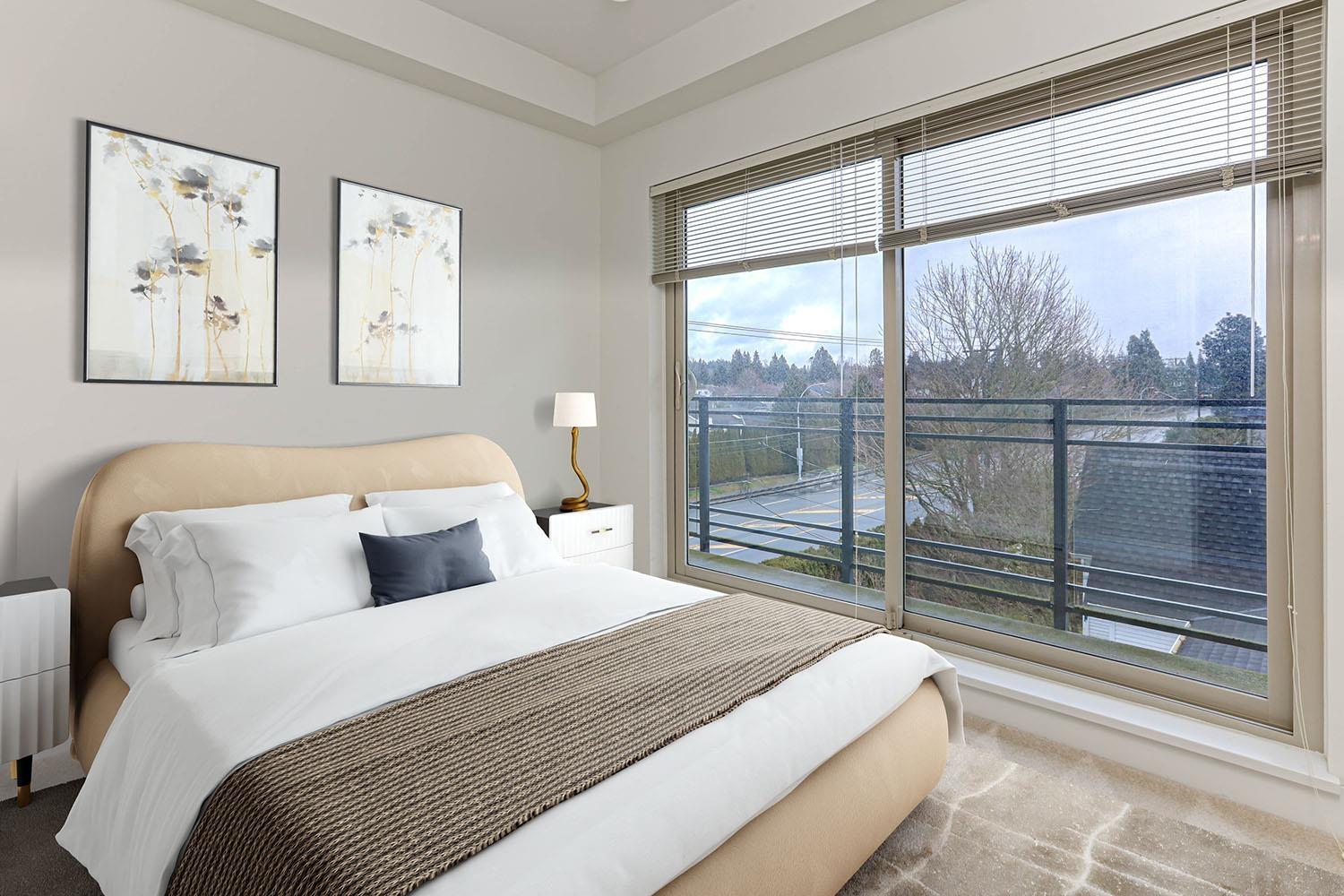 305 14022 NORTH BLUFF ROAD, White Rock