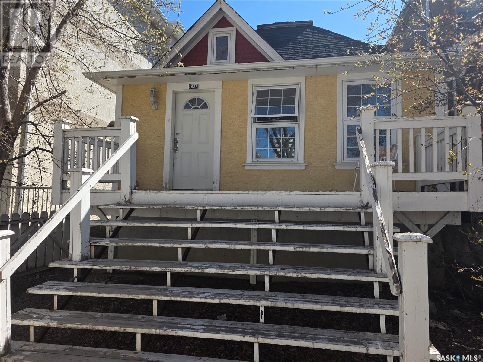 Photo 44 of 1937 Halifax Street, Regina SK