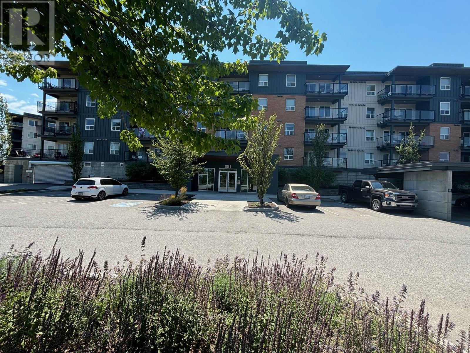 210 881 Academy Way, Kelowna