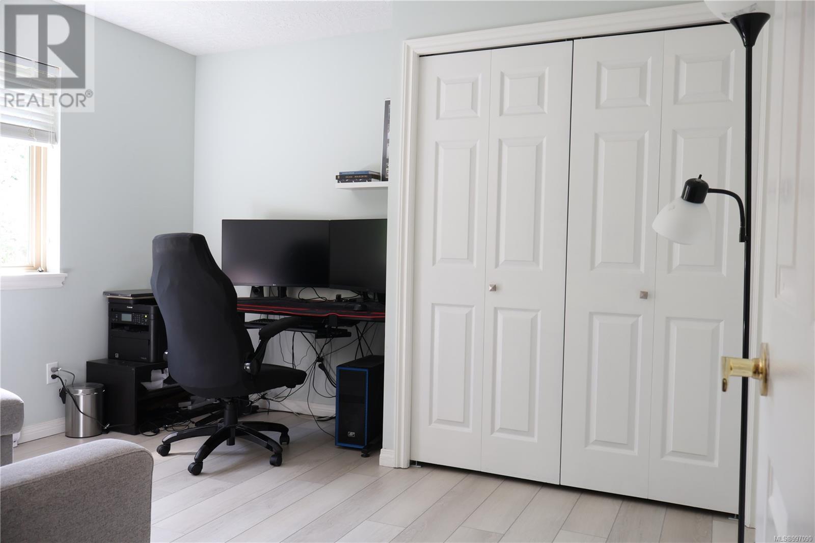 7 1241 Santa Rosa Avenue, Saanich