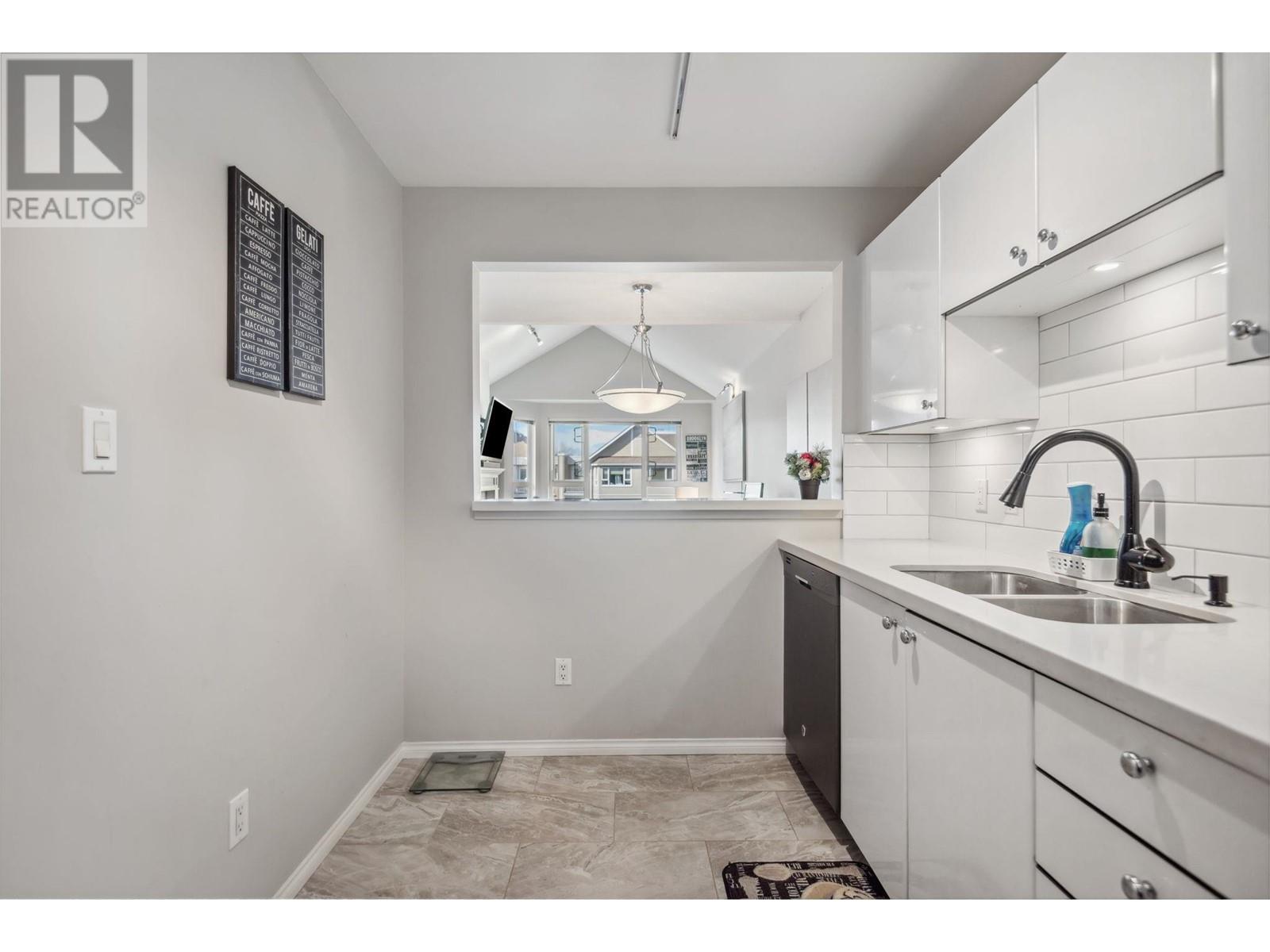 #403-5888 DOVER Crescent, Richmond