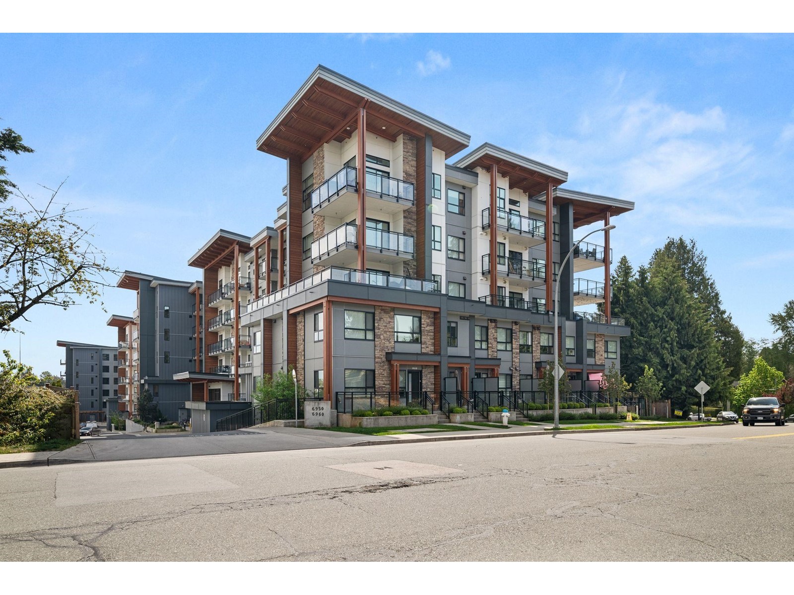 #102-6950 NICHOLSON, Delta