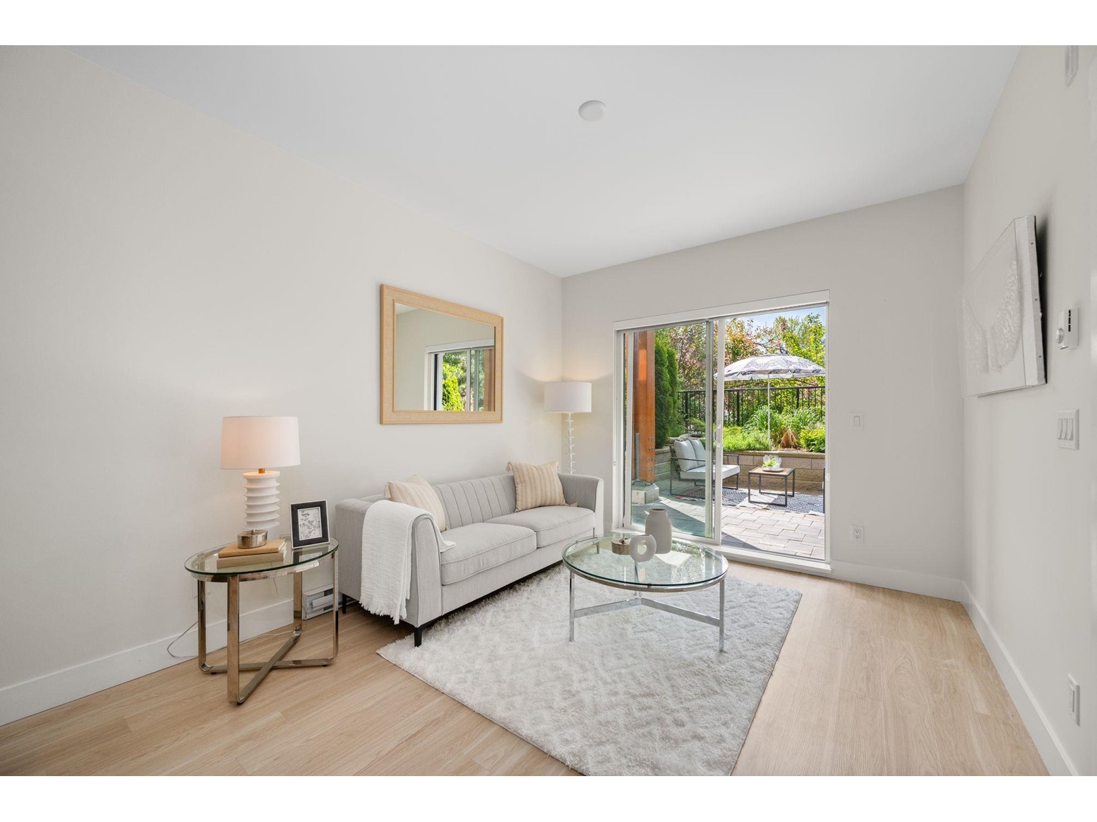 #102-6950 NICHOLSON, Delta
