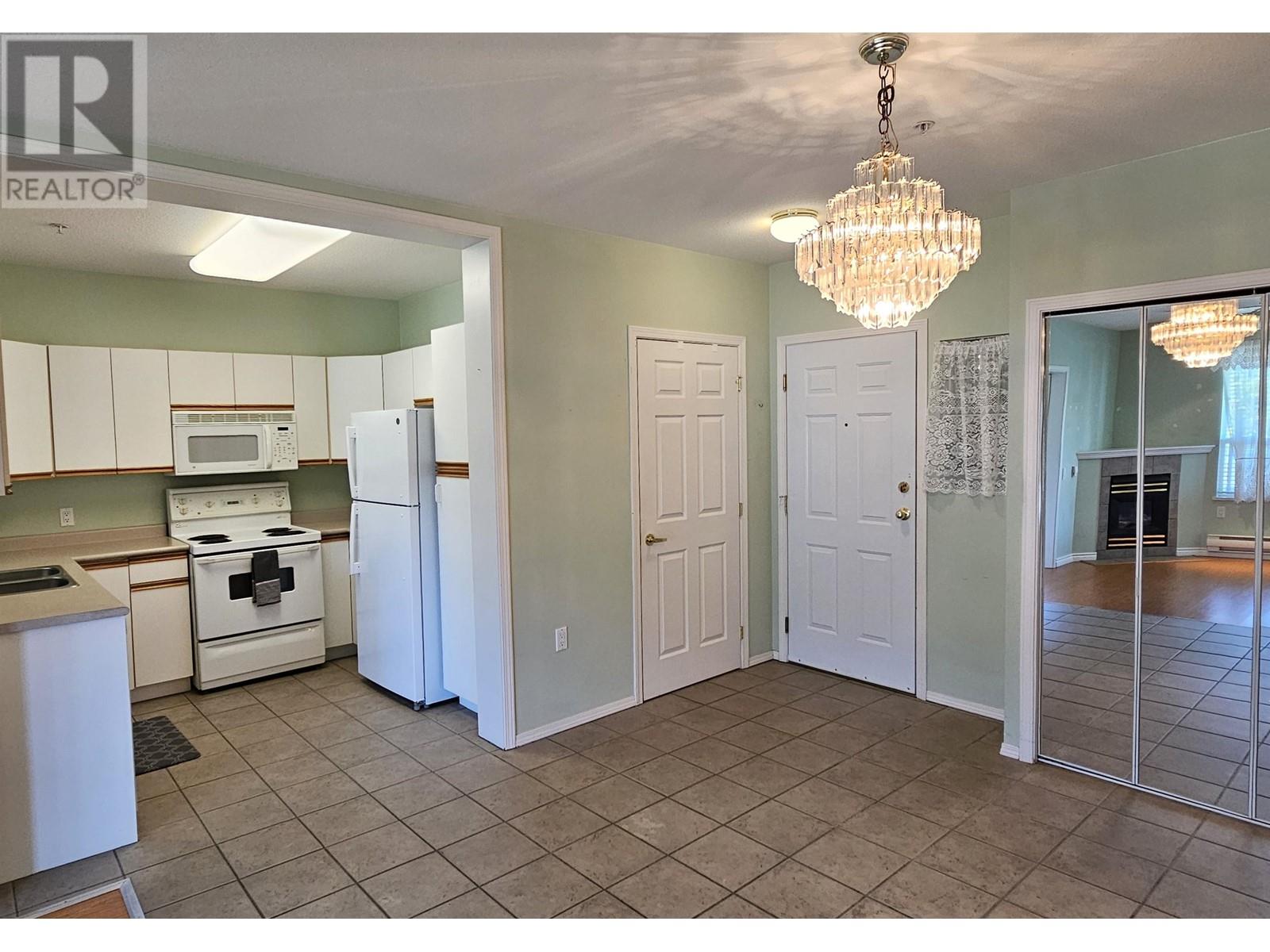 401 1203 PEMBERTON AVENUE, Squamish