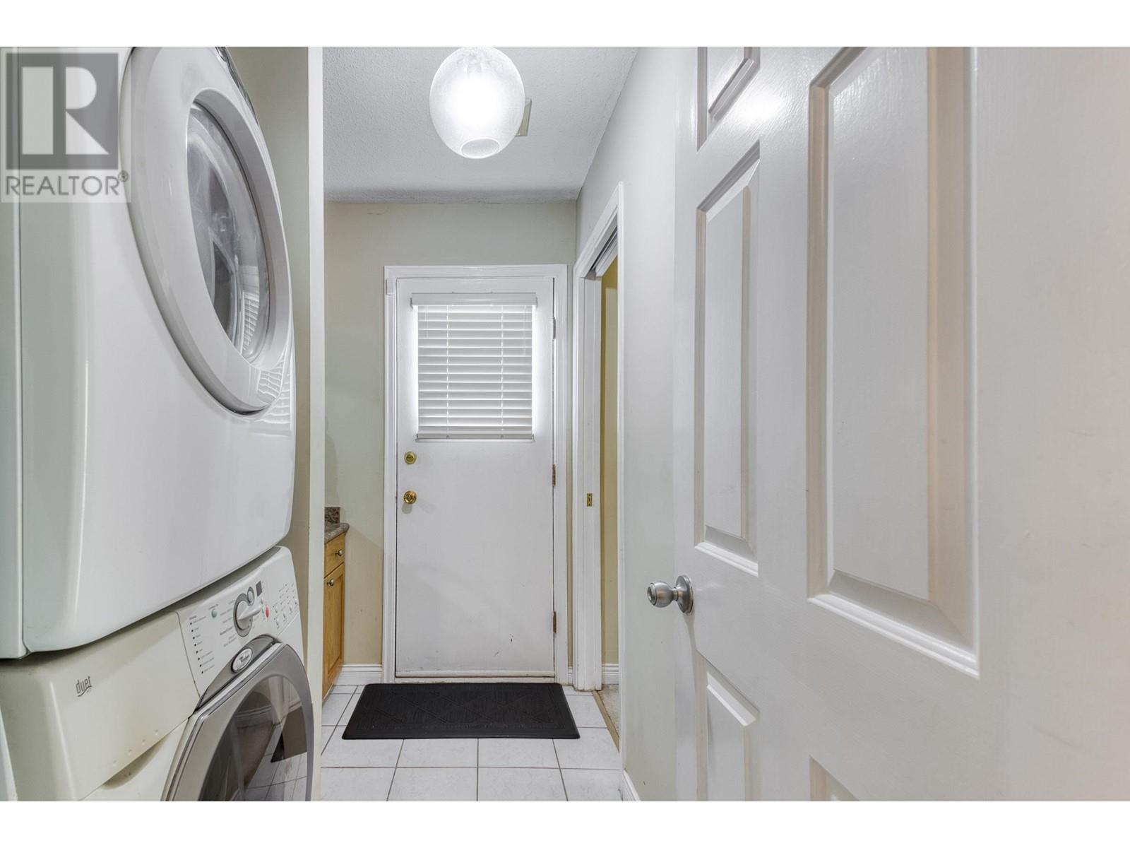 Photo 12 of 6811 Juniper Drive, Richmond BC