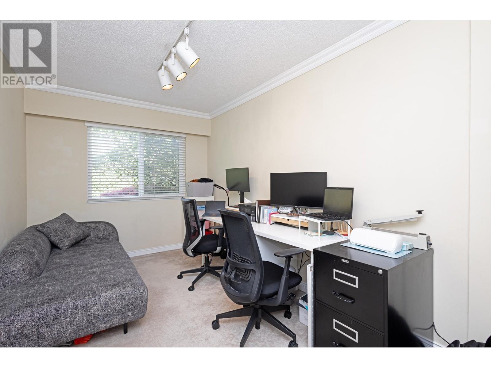 Photo 14 of 6811 Juniper Drive, Richmond BC