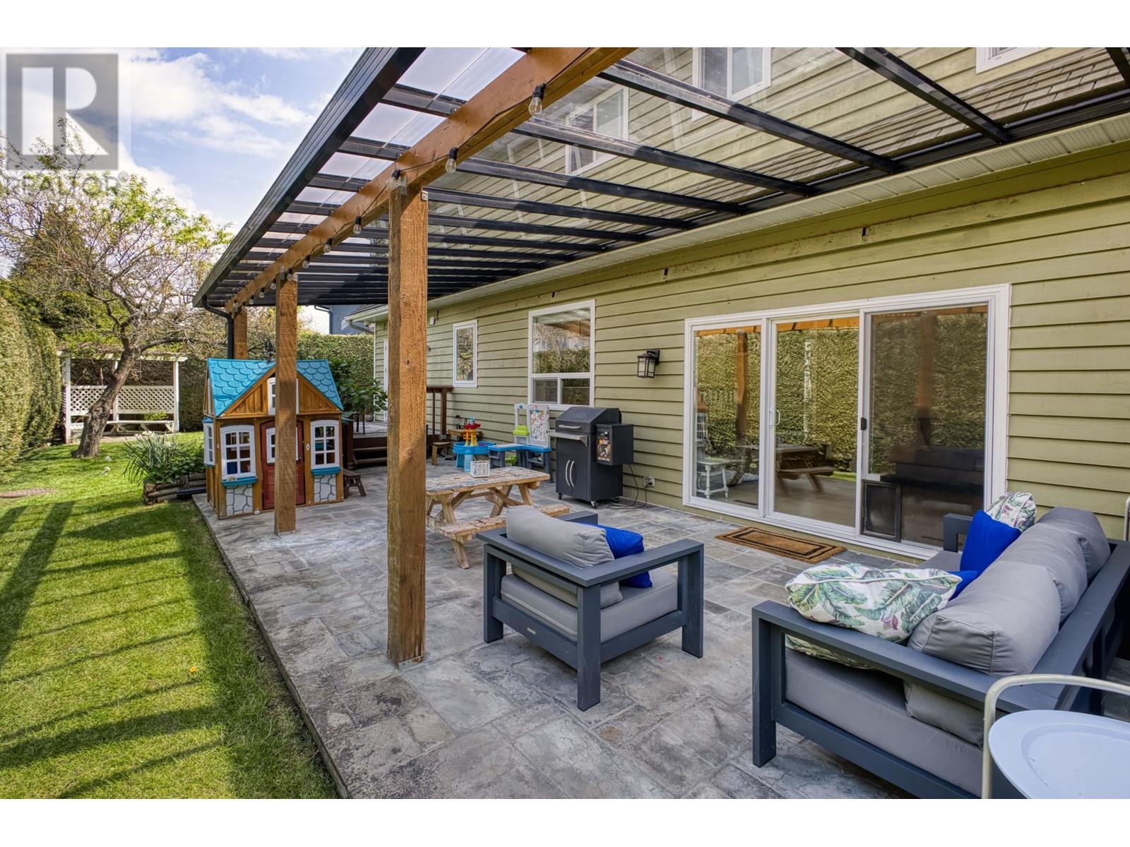 Photo 24 of 6811 Juniper Drive, Richmond BC