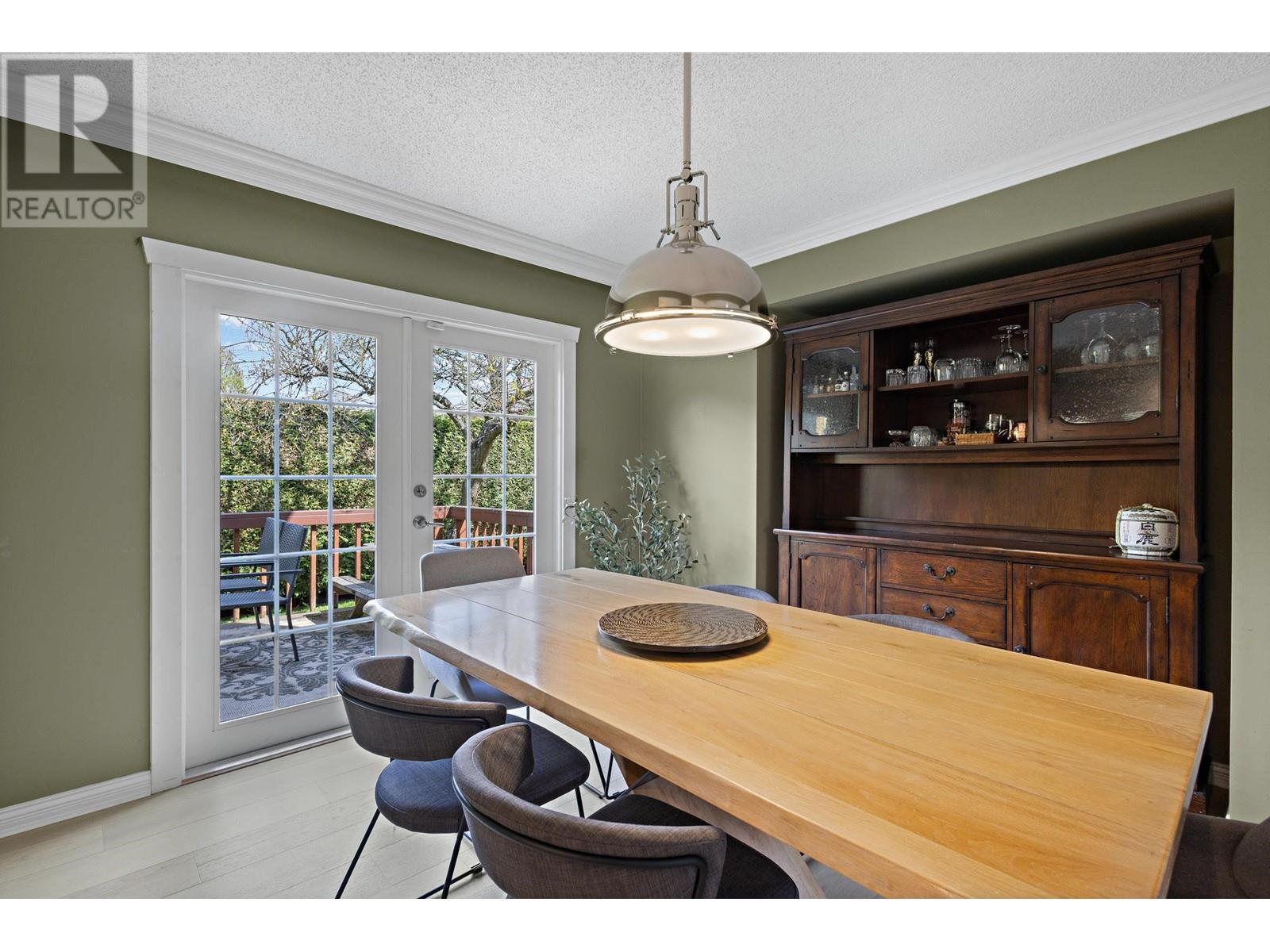 Photo 6 of 6811 Juniper Drive, Richmond BC