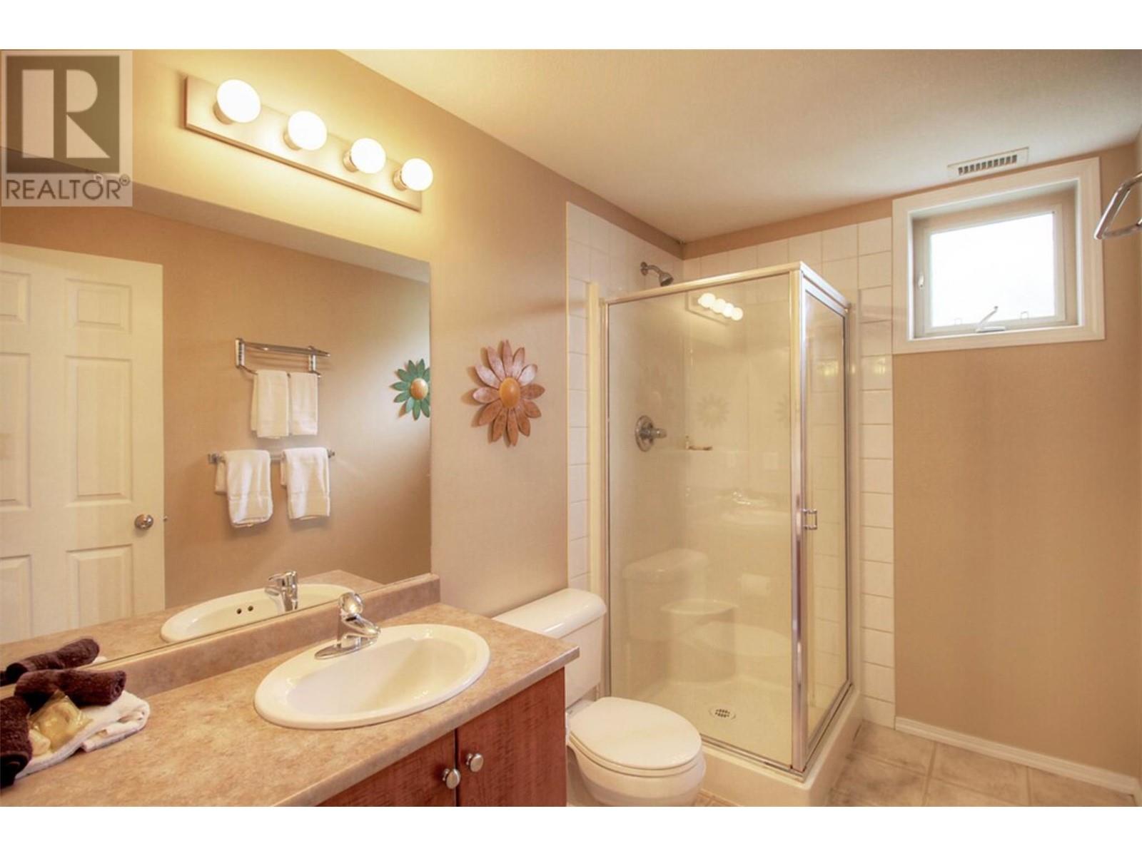 1202 1875 Country Club Drive, Kelowna