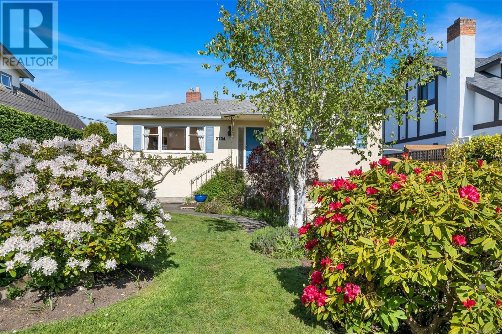 2734 Heron Street, Oak Bay