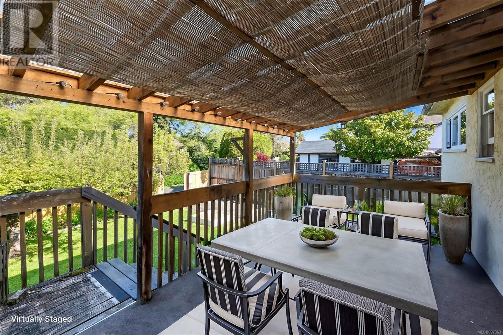  2734 Heron Street, Oak Bay