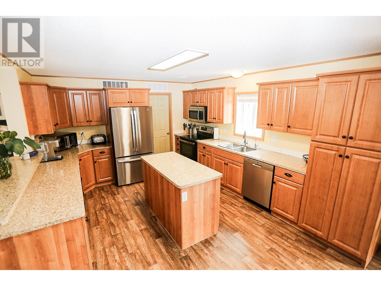 Photo 5 of 440 Siska Drive, Barriere BC