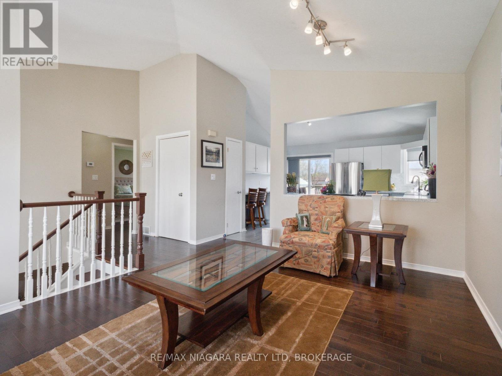 Photo 3 of 3564 Hill Street, Fort Erie ON