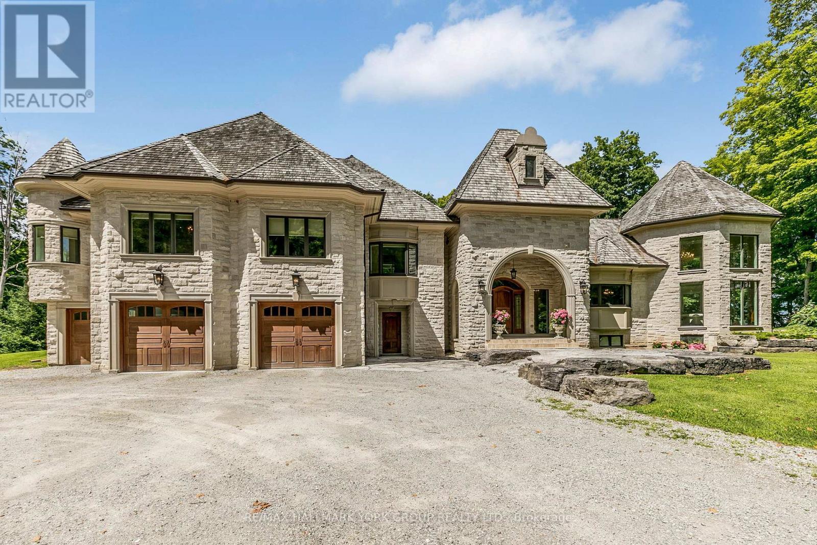 Listing photo of 1865 DAVIS DRIVE W