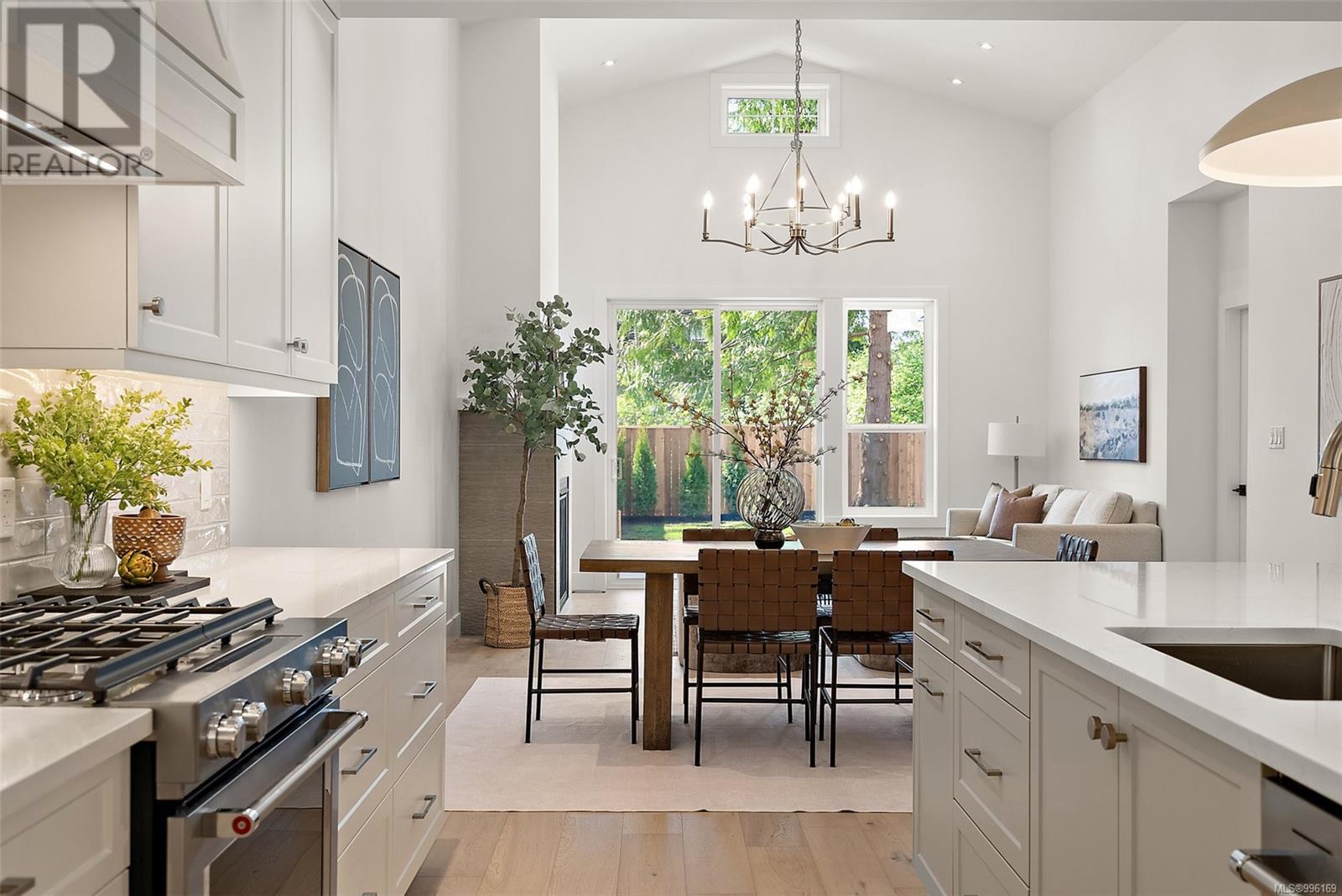 2253 Frost Avenue, Sidney