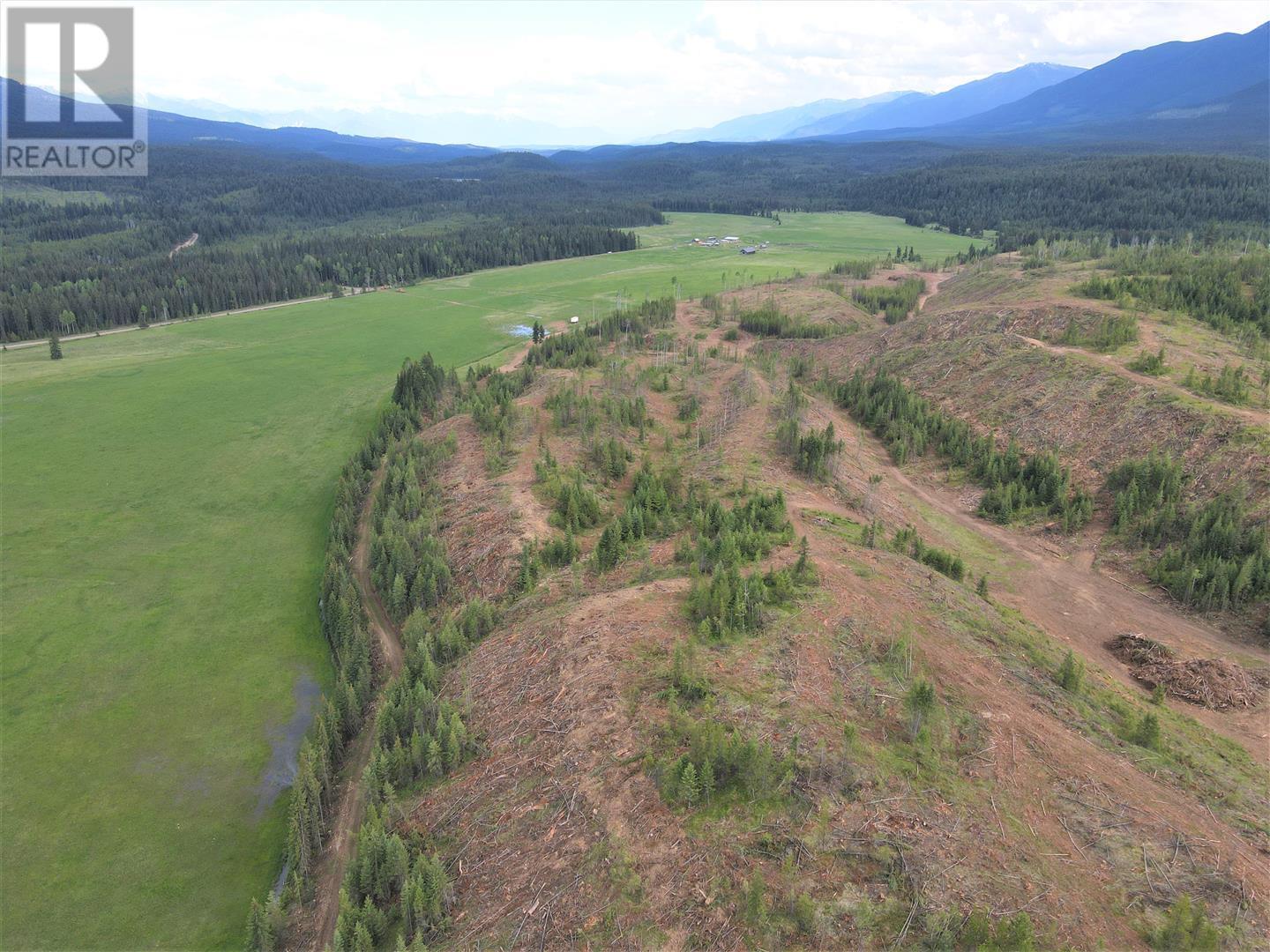 Photo 11 of 4945 Scott Road, Edgewater BC