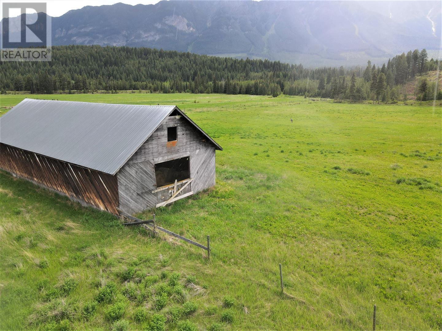 Photo 18 of 4945 Scott Road, Edgewater BC