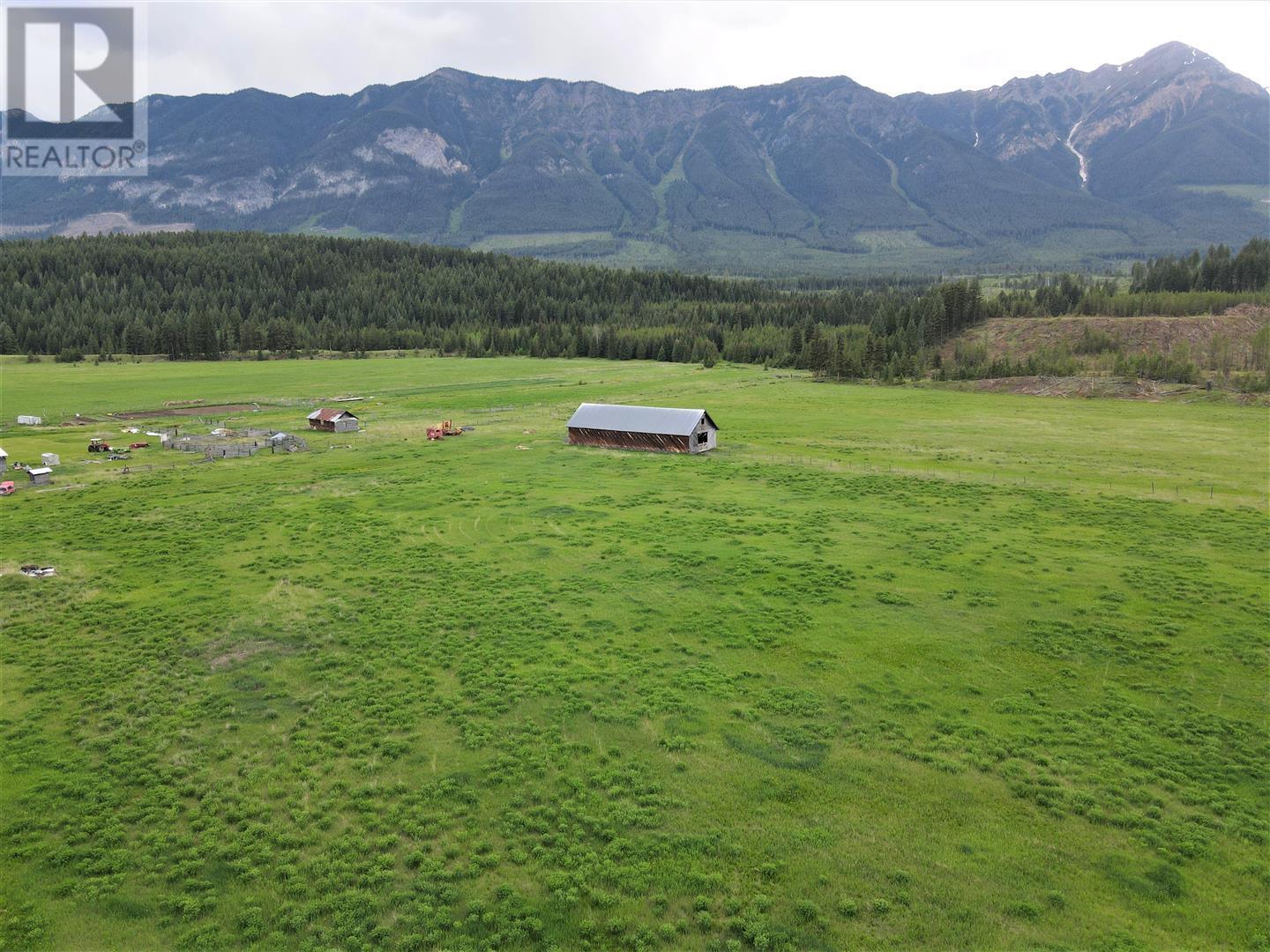 Photo 2 of 4945 Scott Road, Edgewater BC