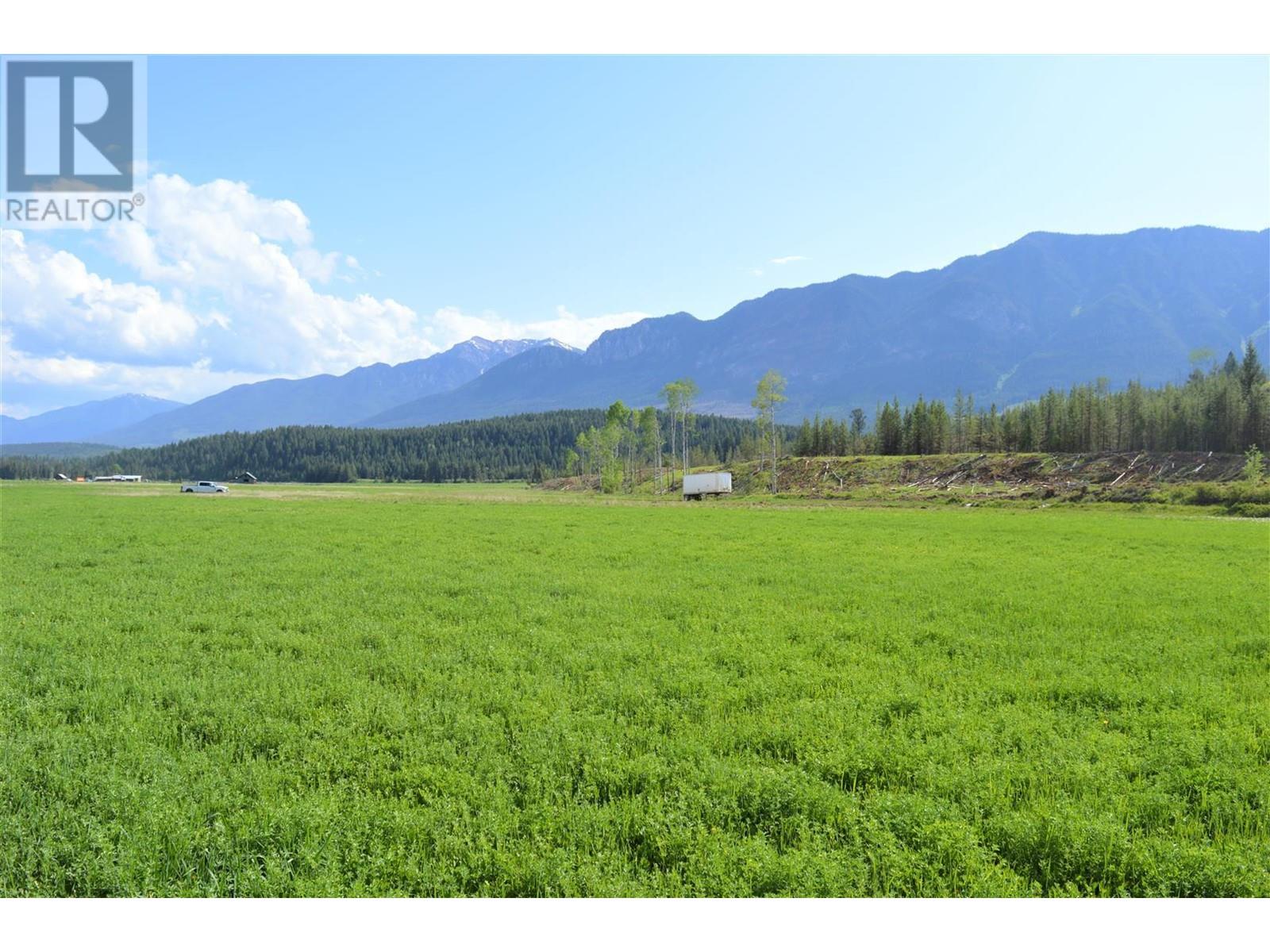 Photo 24 of 4945 Scott Road, Edgewater BC