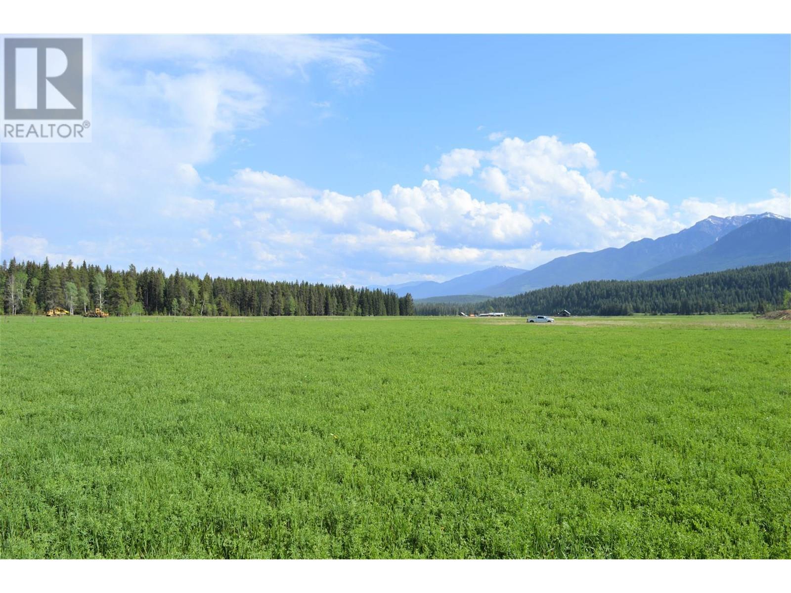 Photo 25 of 4945 Scott Road, Edgewater BC