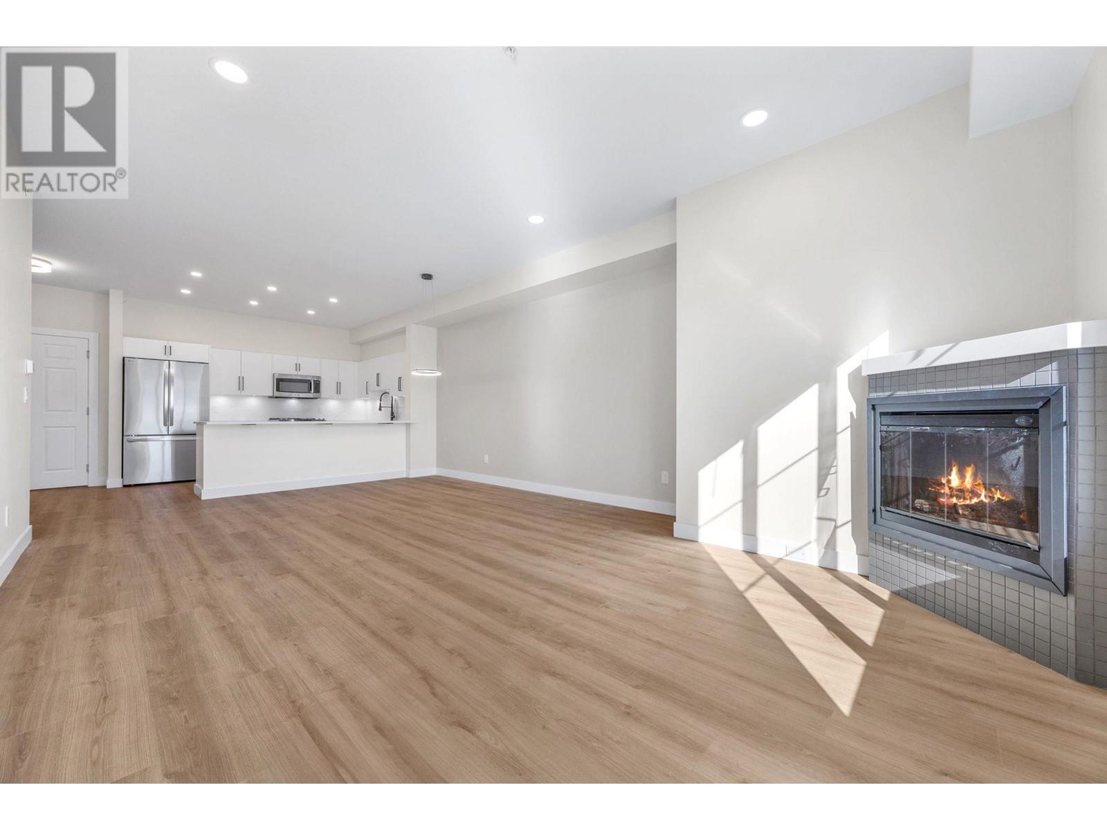 1618 1875 Country Club Drive, Kelowna