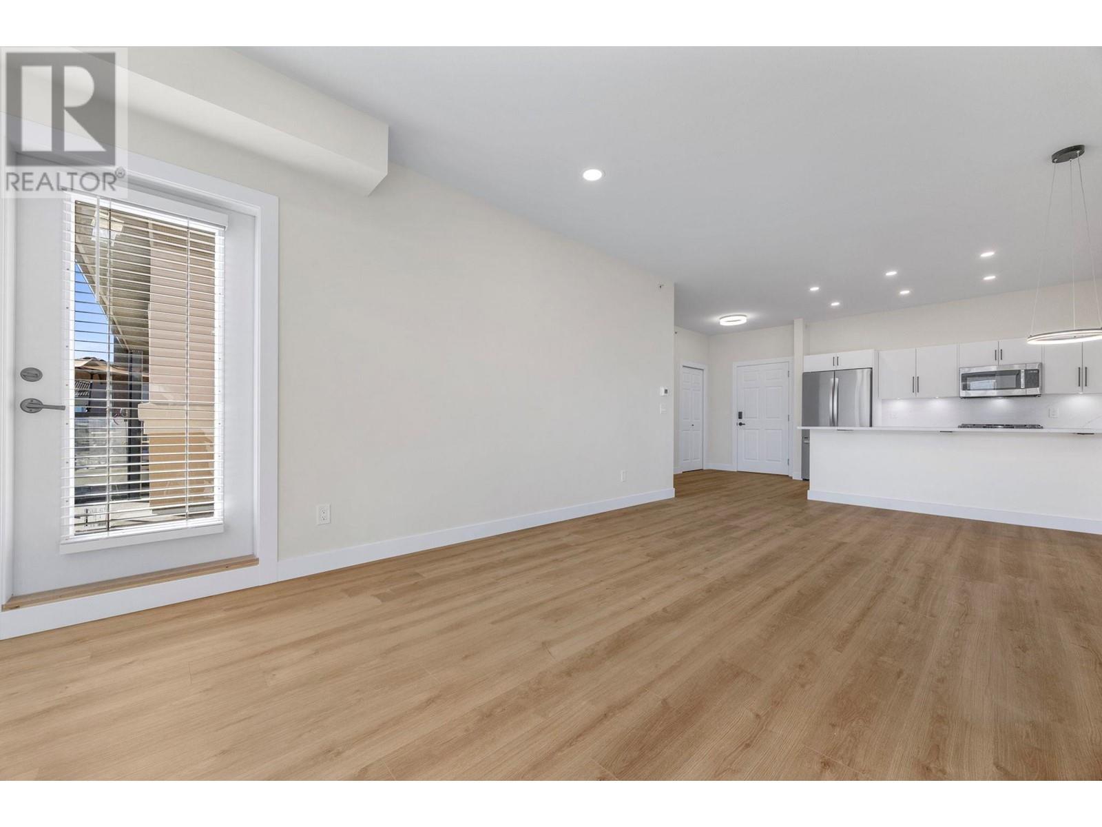 1618 1875 Country Club Drive, Kelowna