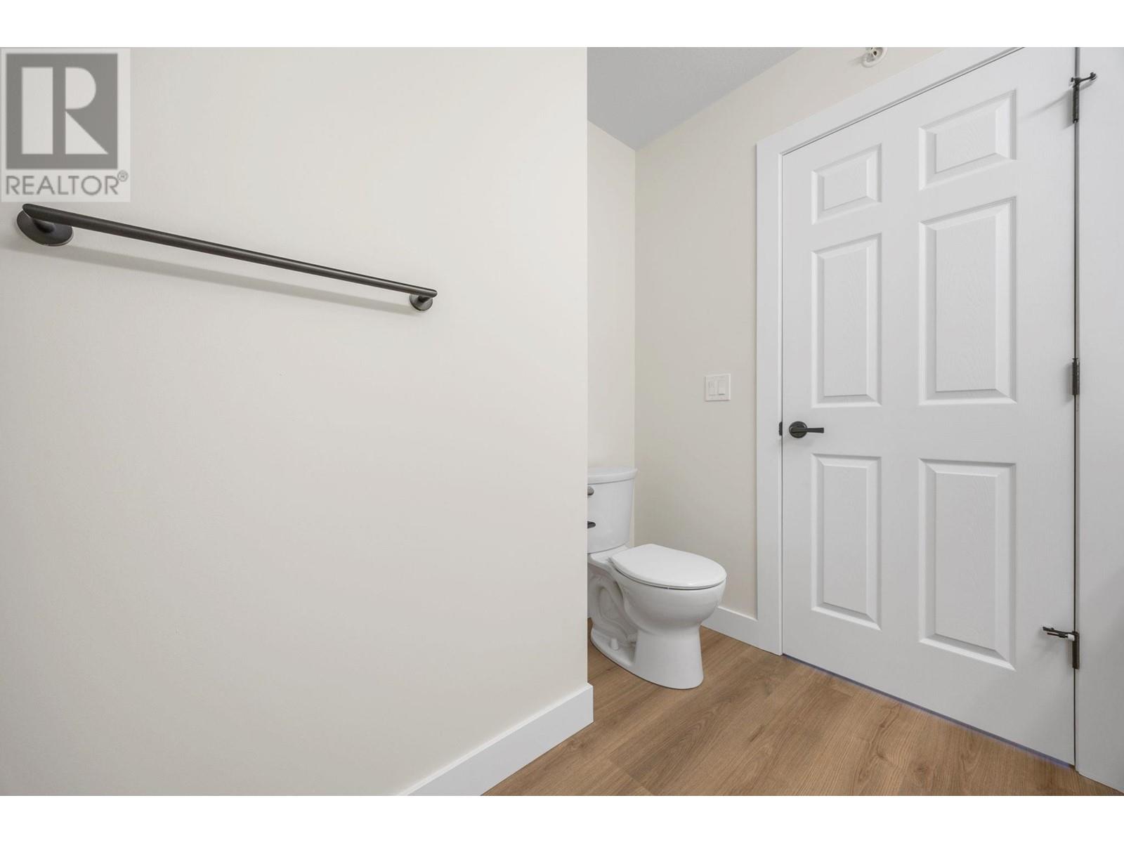 1618 1875 Country Club Drive, Kelowna