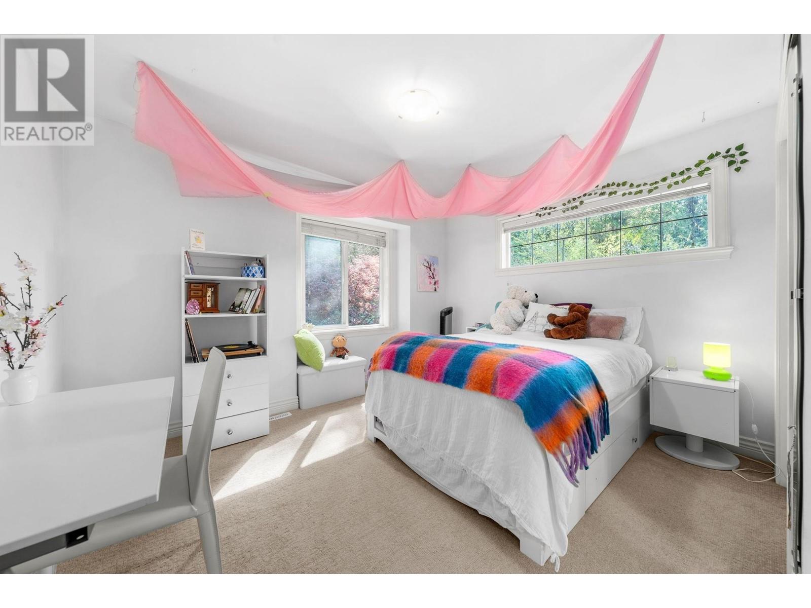 3722 EMERALD DRIVE, North Vancouver