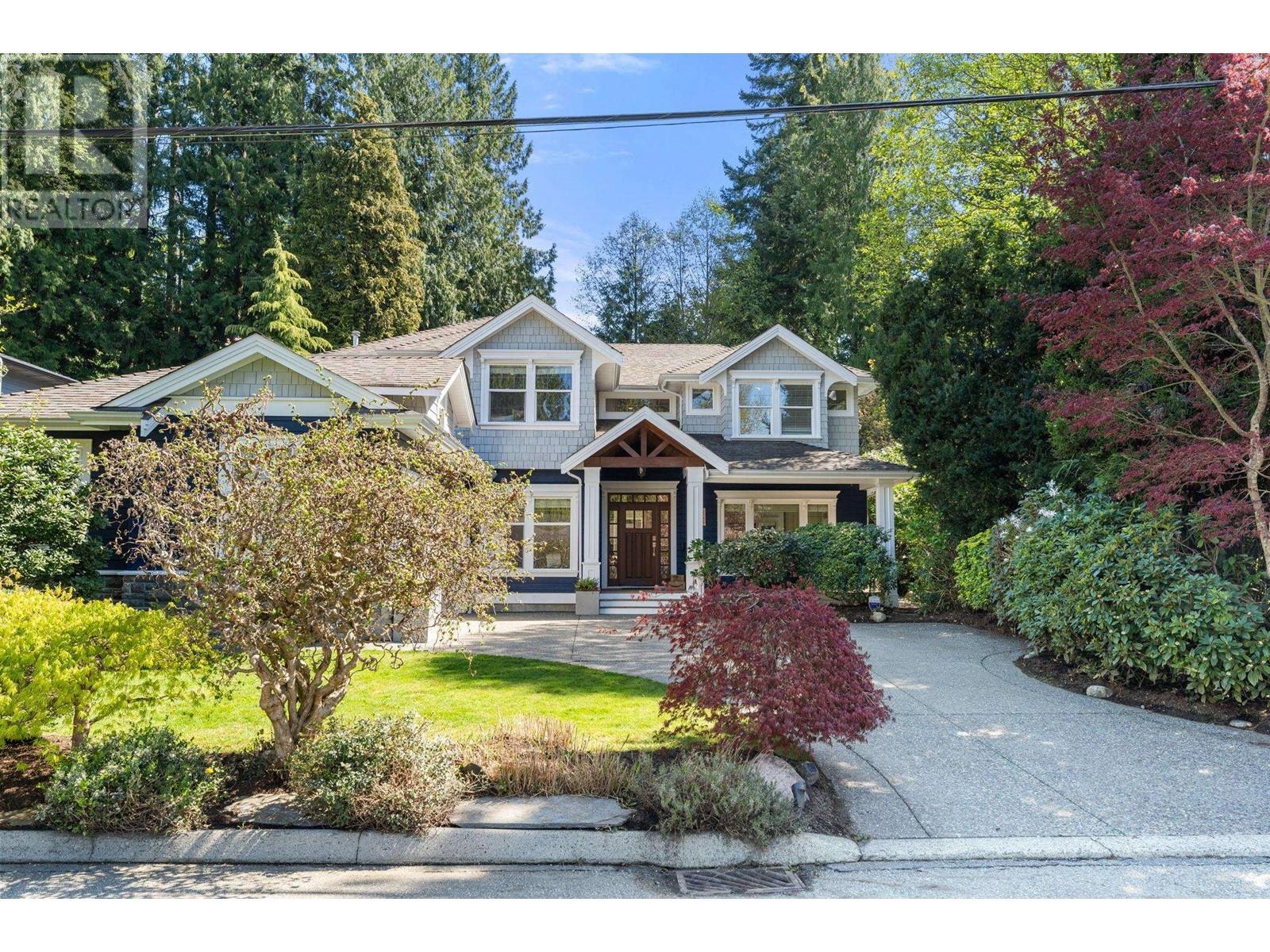 3722 EMERALD DRIVE, North Vancouver