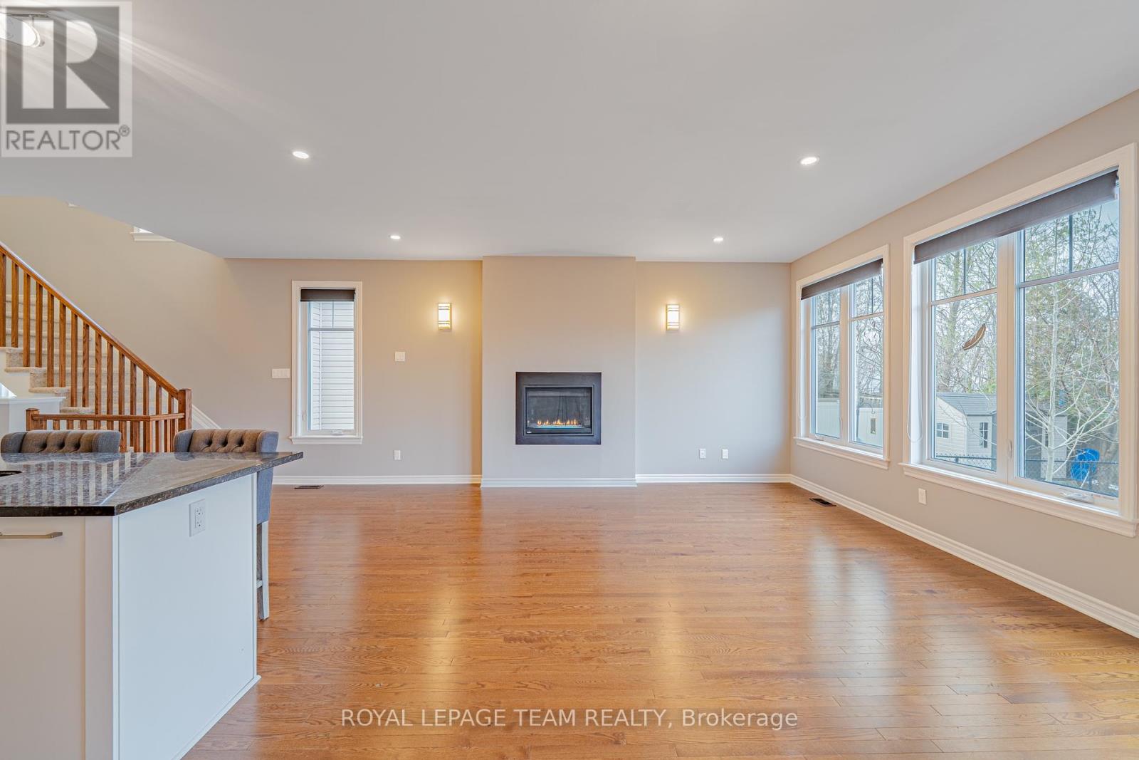 Photo 14 of 768 Cedar Creek Drive, Ottawa ON