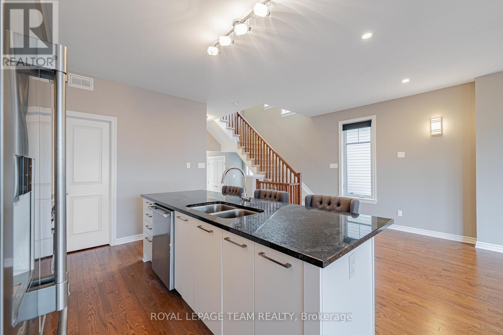 Photo 22 of 768 Cedar Creek Drive, Ottawa ON