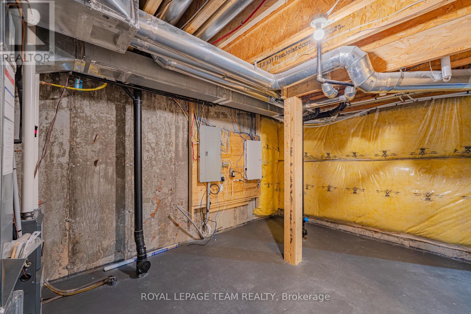 Photo 46 of 768 Cedar Creek Drive, Ottawa ON