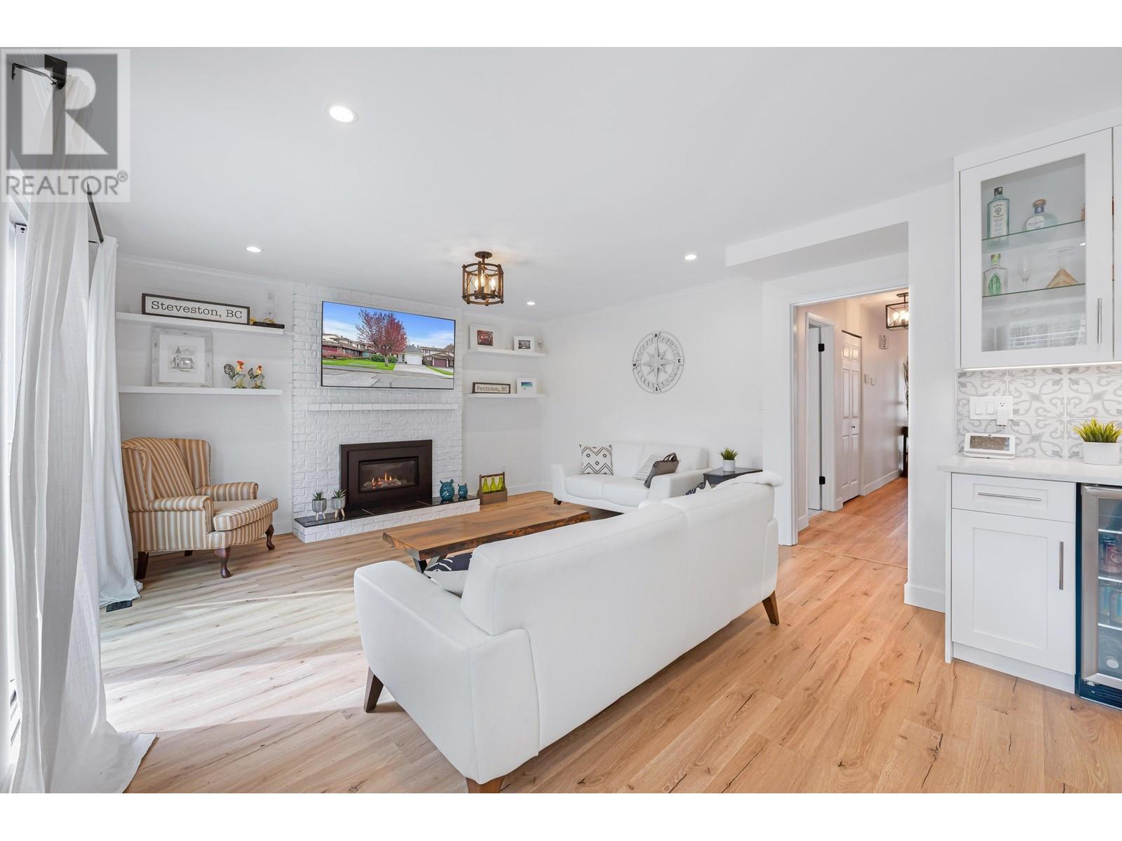 4220 WALLER Drive, Richmond