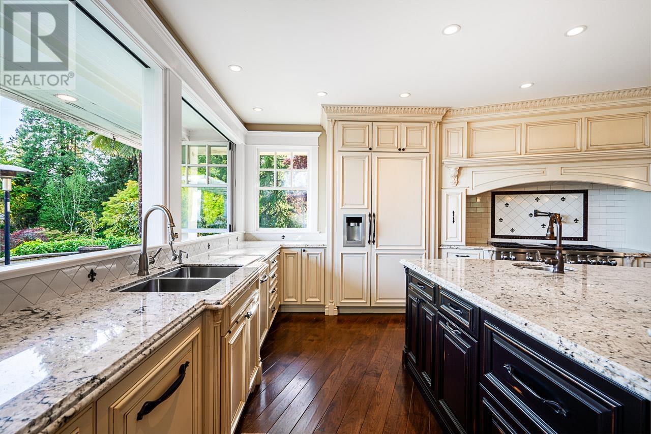 2956 PALMERSTON AVENUE, West Vancouver