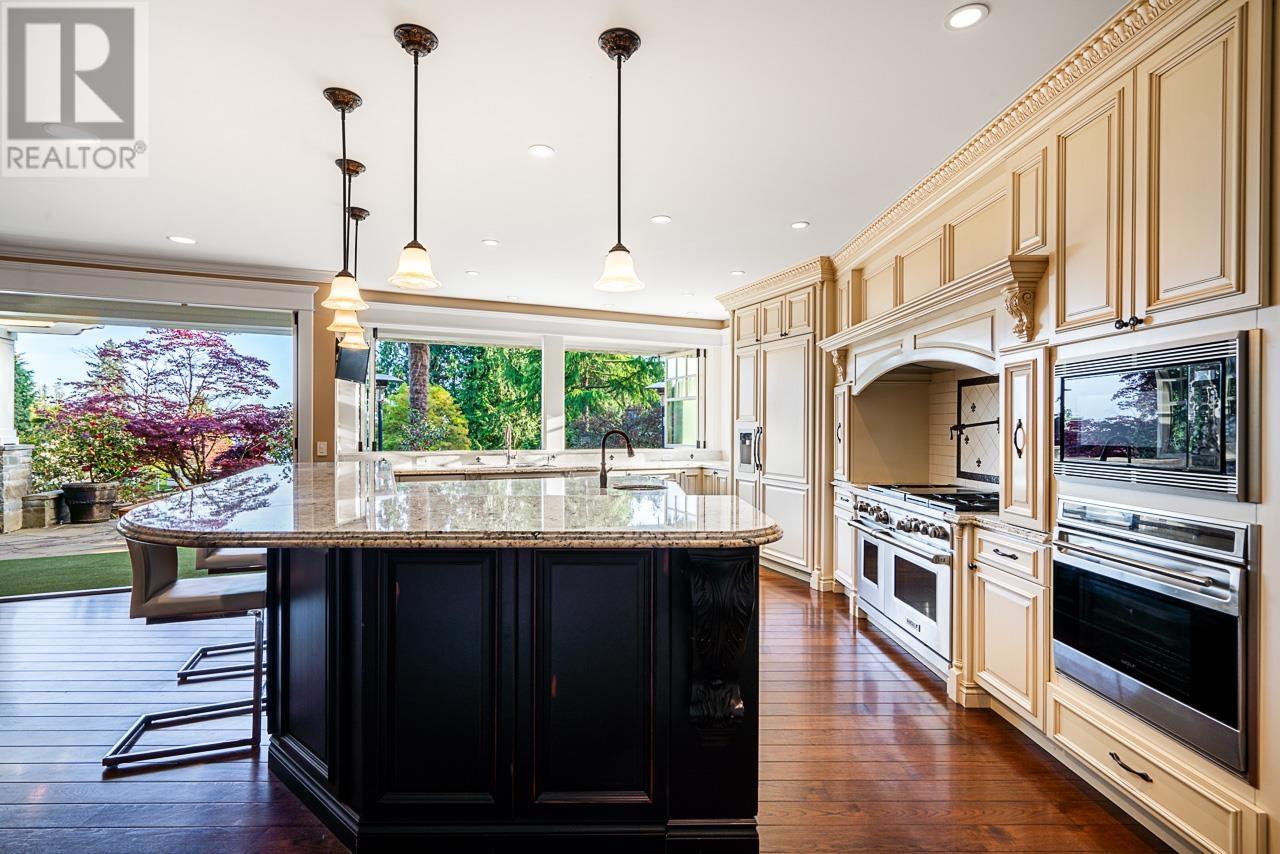 2956 PALMERSTON AVENUE, West Vancouver